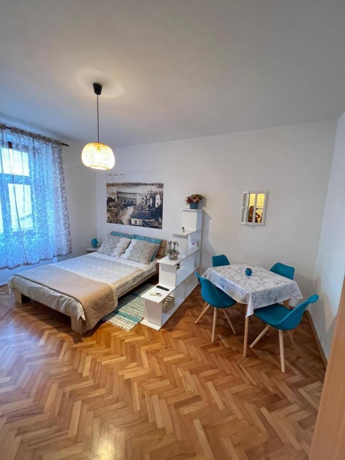 Colorita Studio Pula Eksteriør billede